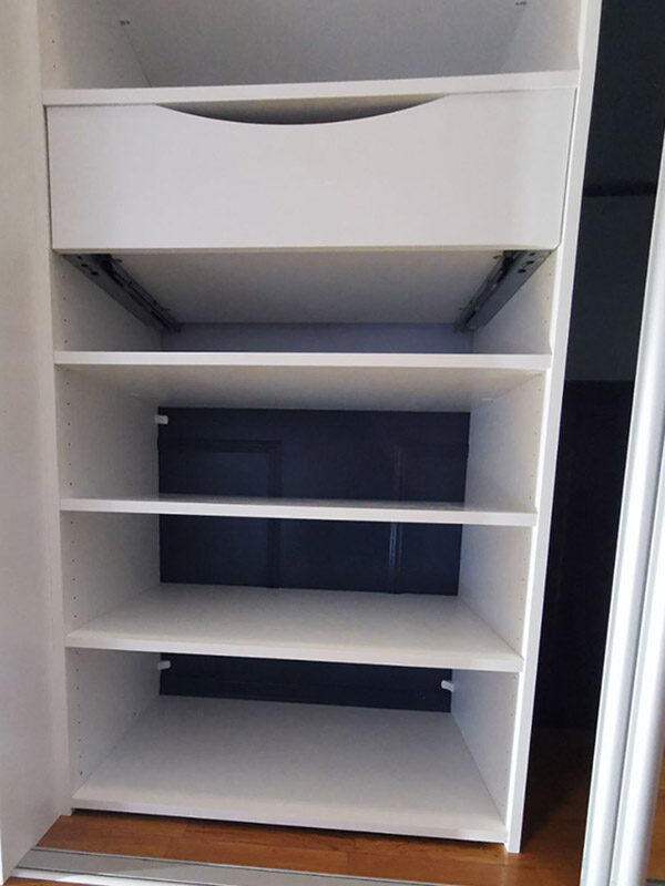 hyller og skuff i garderobe, tilpasset på mål