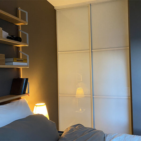 Vi tar en kikk på de fem viktigste stilene innenfor skyvedørsgarderober akkurat nå. I Vår blogg på garderobemekka.no kan du lese deg opp og finne din favoritt!