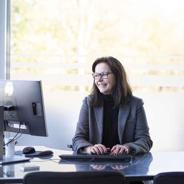 Visste du at Garderobemekkas skyvedører produseres i våre egne fabrikker på Lørenskog og i Trondheim? Å kjøpe skyvedørsgarderobe hos oss er et bærekraftig valg. Les mer på garderobemekka.no