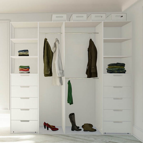 Mange drømmer om mer oppbevaringsplass, men ofte er det smart og funksjonell innredning til garderoben som gir maksimal utnyttelse av plassen du har tilgjengelig. Les mer på våre nettsider.