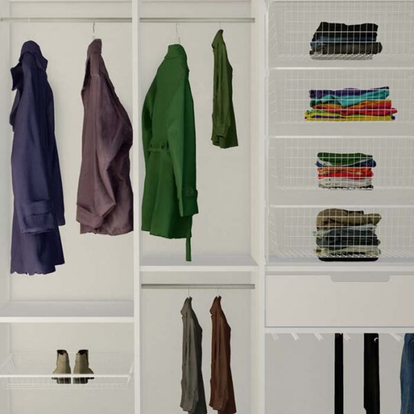 Mange drømmer om mer oppbevaringsplass, men ofte er det smart og funksjonell innredning til garderoben som gir maksimal utnyttelse av plassen du har tilgjengelig. Les mer på våre nettsider.