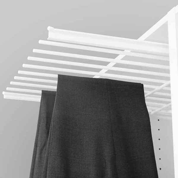 Mange drømmer om mer oppbevaringsplass, men ofte er det smart og funksjonell innredning til garderoben som gir maksimal utnyttelse av plassen du har tilgjengelig. Les mer på våre nettsider.