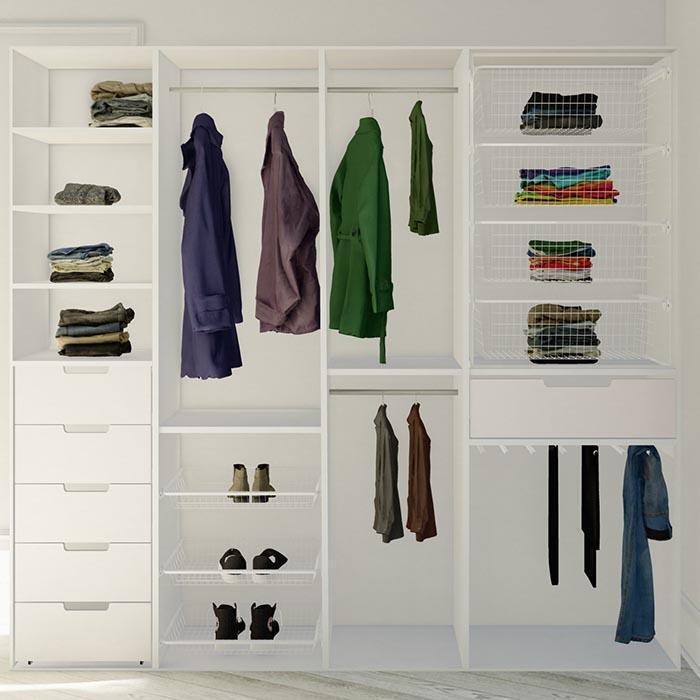 Innredning til skyvedørsgarderobe