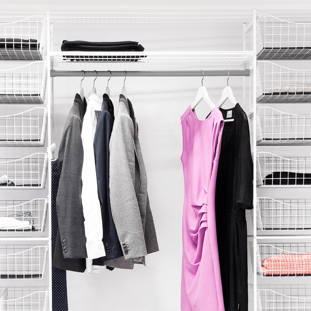 Innredningsstativer med garderobestang til skyvedørsgarderobe